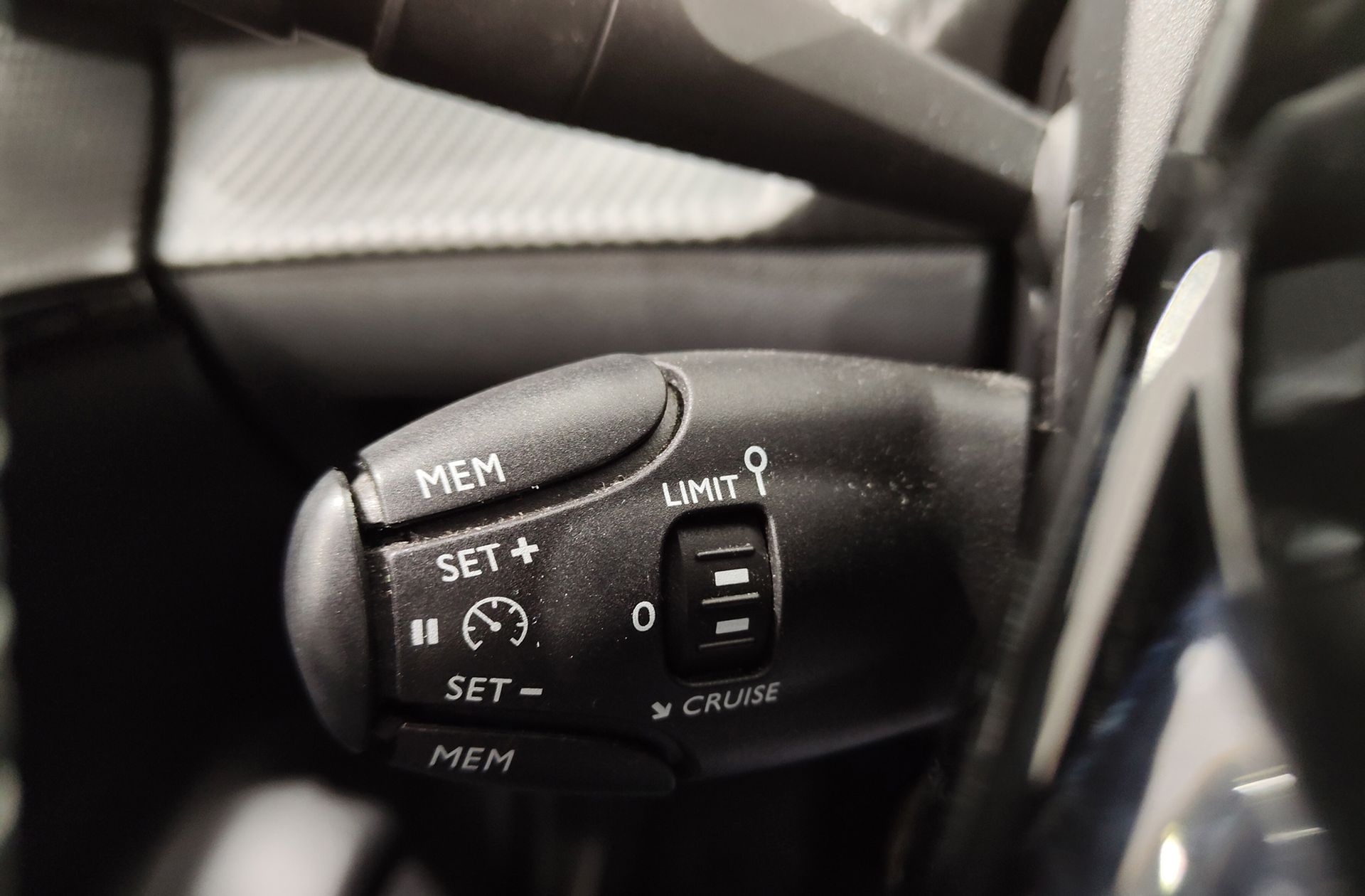 Peugeot 208 PureTech 100 Active Pack - foto 23