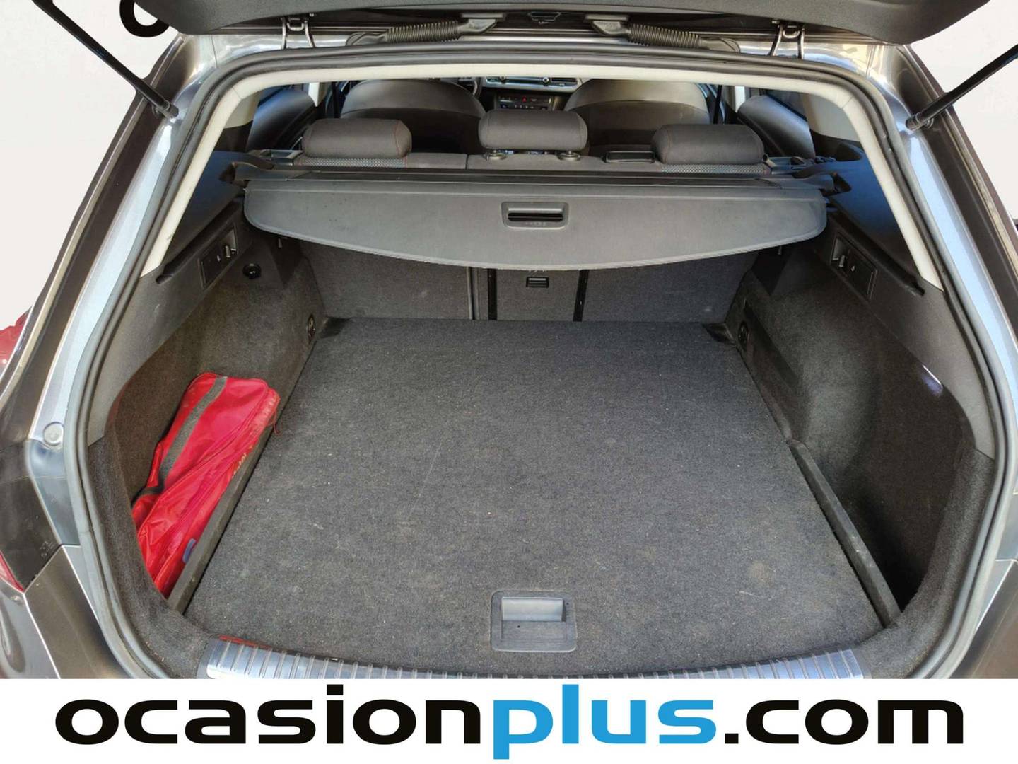 Foto asientos traseros Seat León Seat León ST 2.0 TDI S&S FR (150 CV)