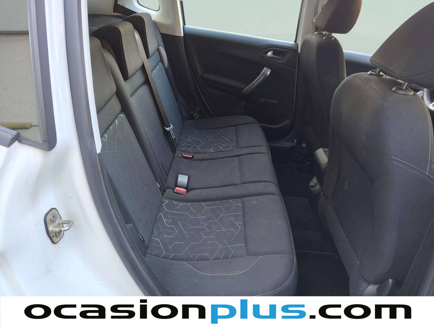 Foto asientos traseros Peugeot 2008 Peugeot 2008 VTI 82 Active (82 CV)