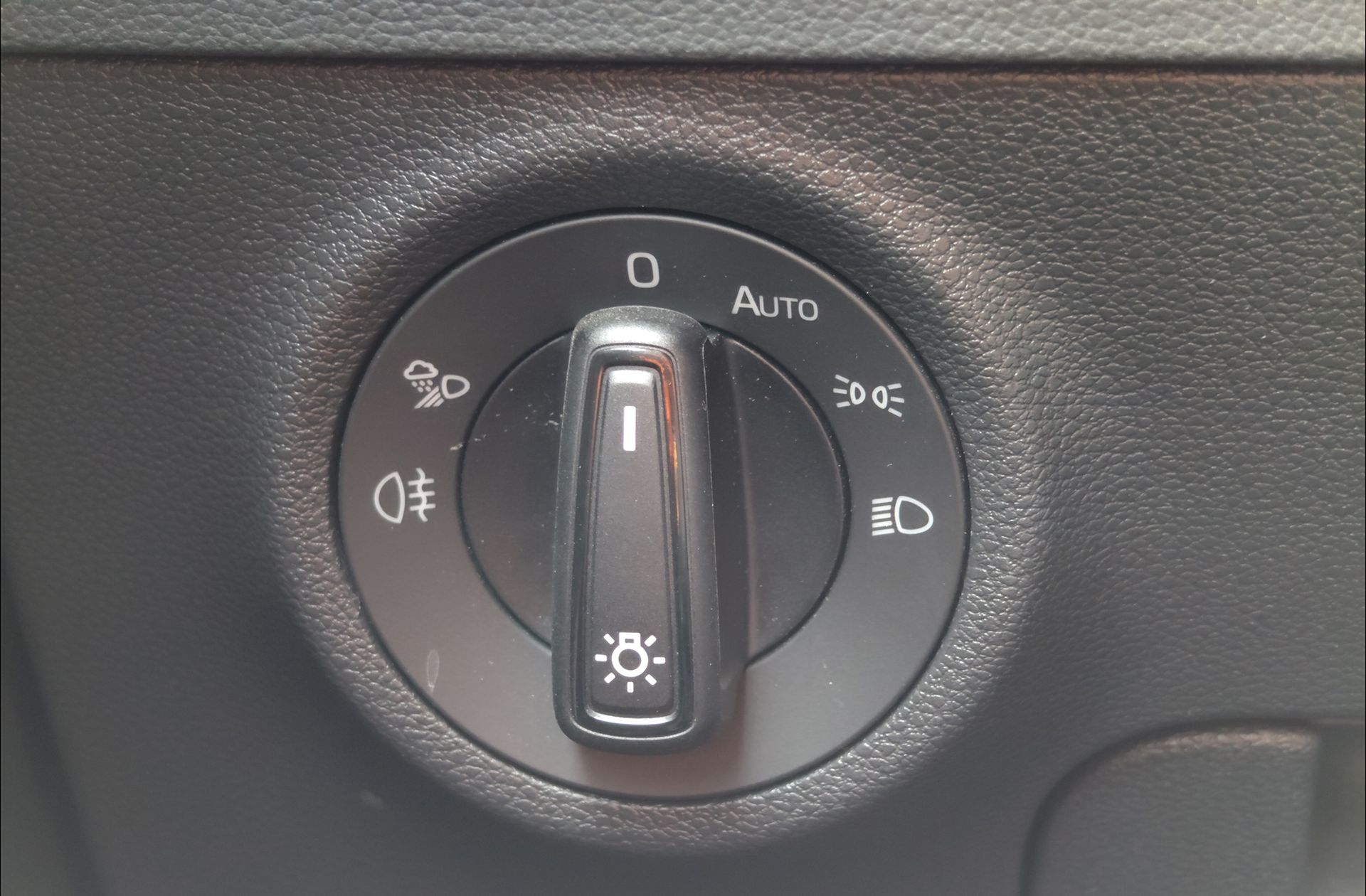 Škoda Karoq 1.5 TSI ACT Sportline DSG - foto 25
