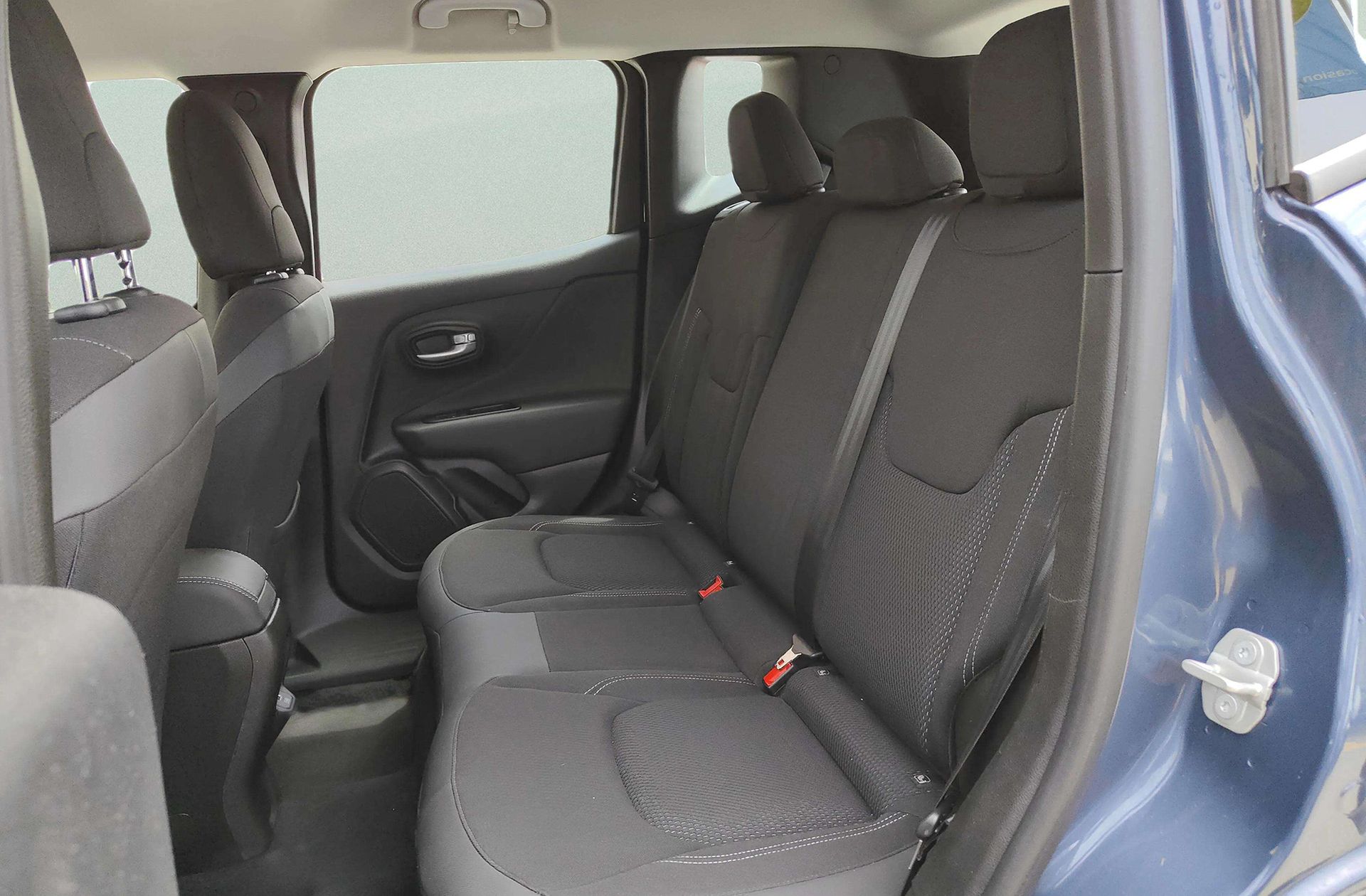 Jeep Renegade eHybrid 1.5 Limited ATX - foto 12