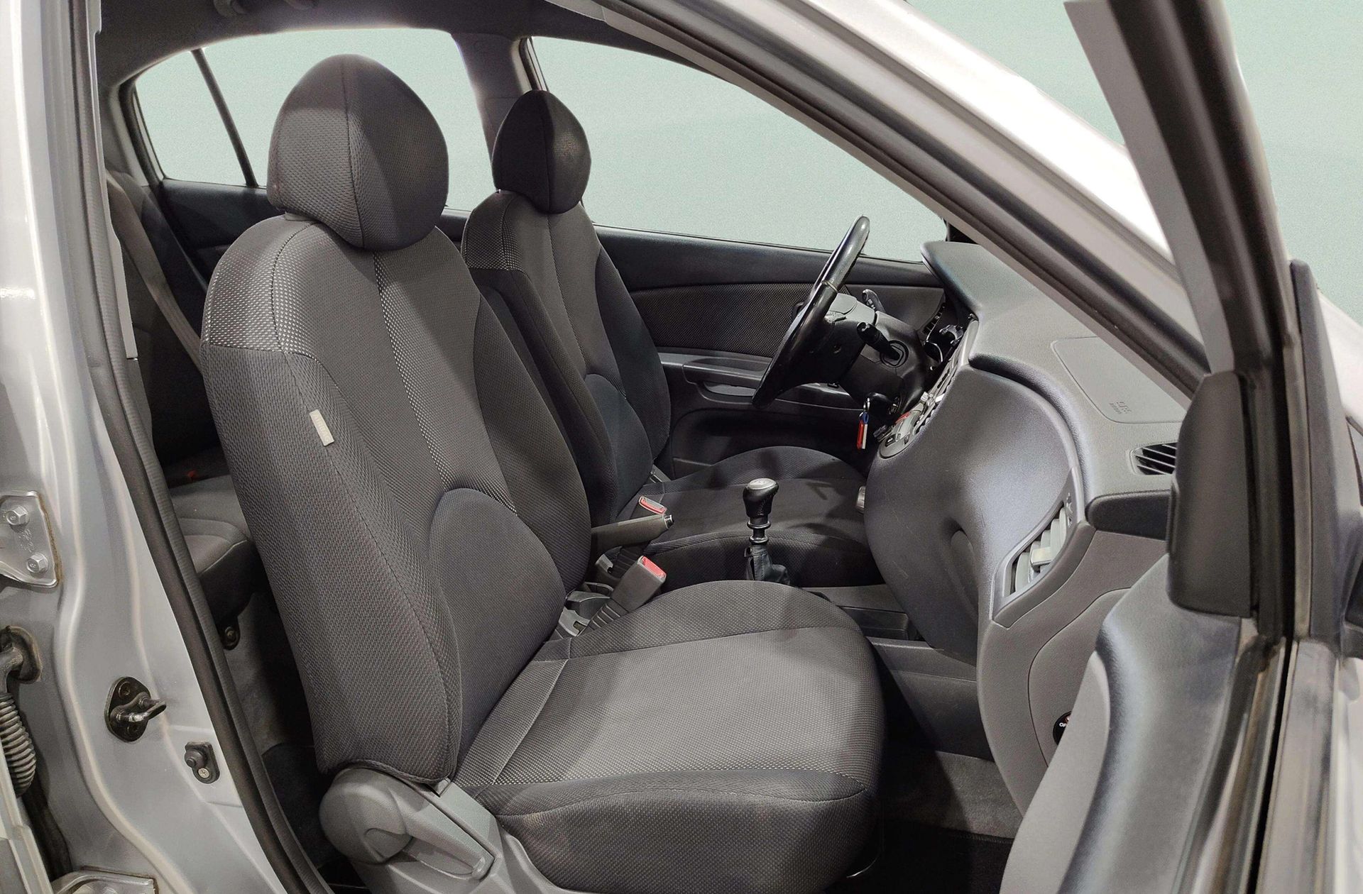 Kia Rio 1.5 CRDi Emotion - foto 13