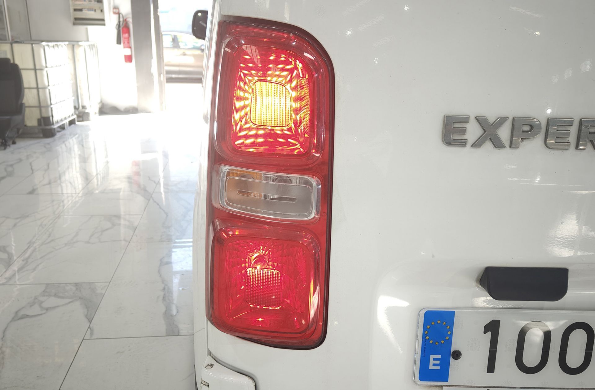 Peugeot Expert Furgon BlueHDi 120 Pro Standard - foto 17