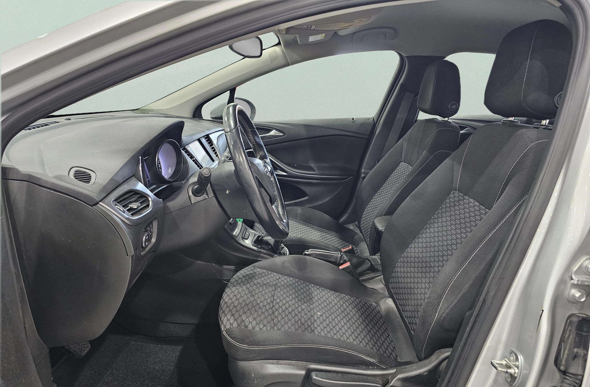 Opel Astra 1.6 CDTI Selective - foto 8