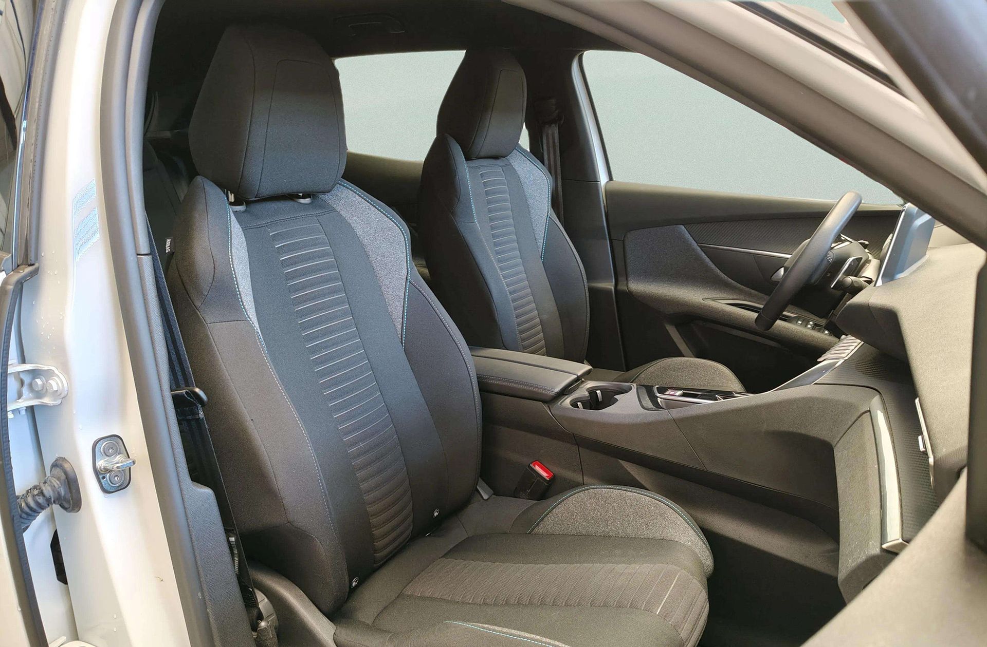 Peugeot 3008 BlueHDi 130 Active Pack EAT8 - foto 21