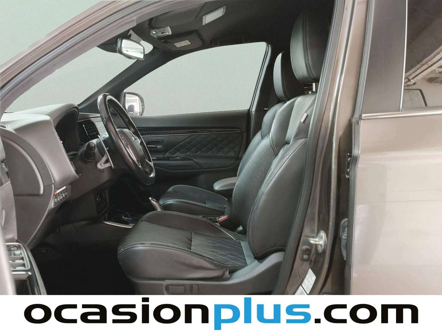 Foto asientos delanteros Mitsubishi Outlander Mitsubishi Outlander 2.4 PHEV Kaiteki 4WD Auto (224 CV)
