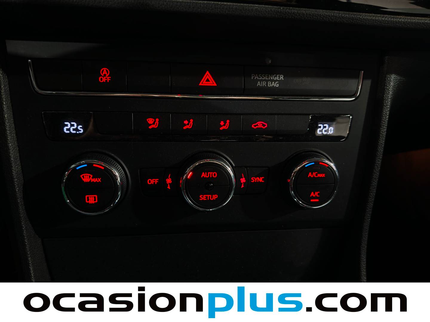 Equipamiento del Seat León SEAT León 1.6 TDI S&S Style (105 CV)