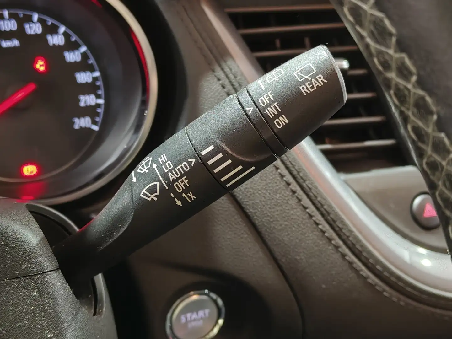 Foto Opel Grandland X Opel Grandland X 1.2 Turbo S&S ecoTEC Excellence (130 CV)