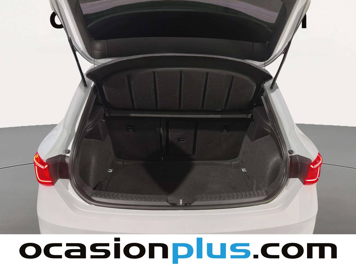 Fotos maletero Seat León Seat León 1.5 eTSI S&S FR Special Edition Vision DSG (150 CV)