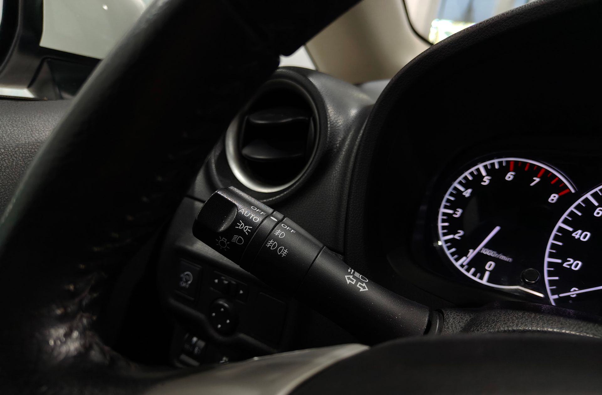 Nissan Note 1.2G DIG-S Tekna Sport Xtronic - foto 26