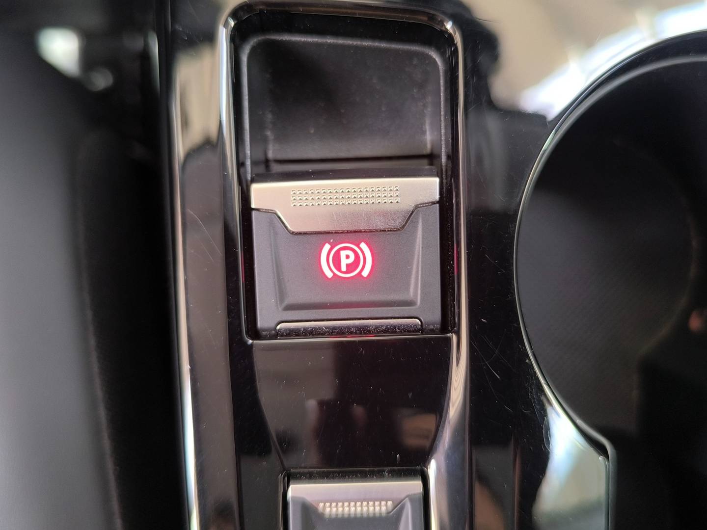 Foto Peugeot 208 Peugeot 208 Allure Hybrid eDCS6 (100 CV)