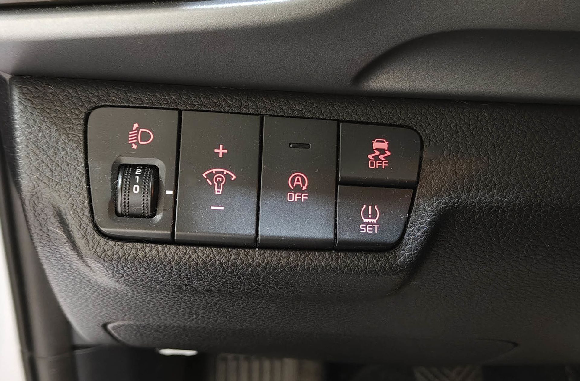 Kia Stonic 1.0 T-GDi MHEV Drive iMT - foto 24