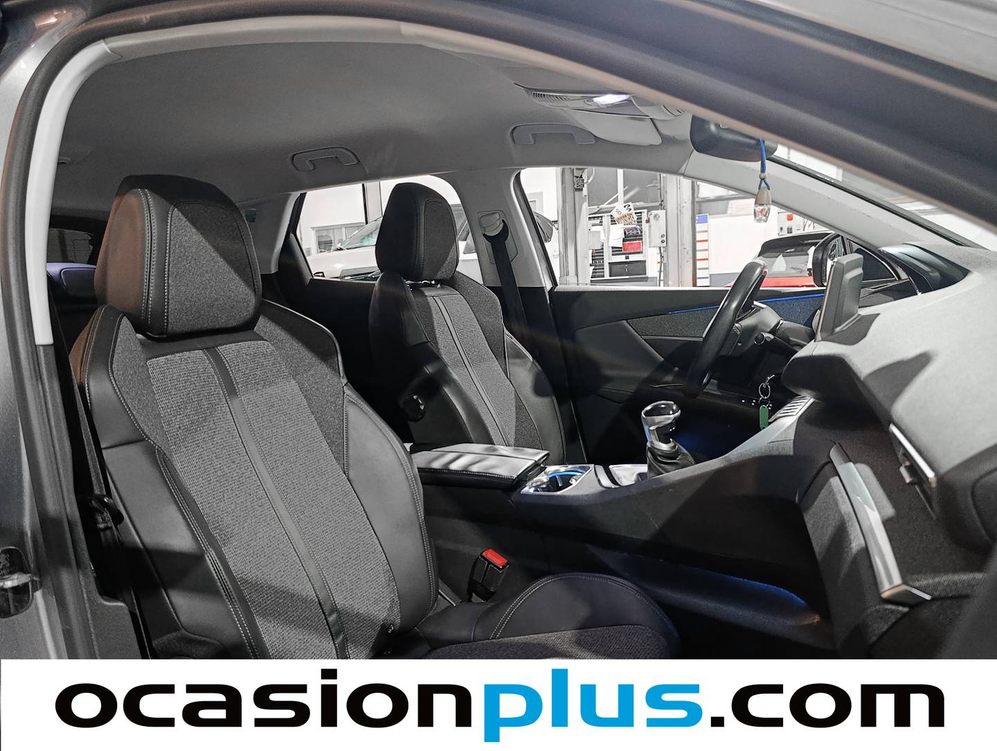 Foto Peugeot 3008 Peugeot 3008 BlueHDI 130 S&S Allure 96 kW (130 CV)