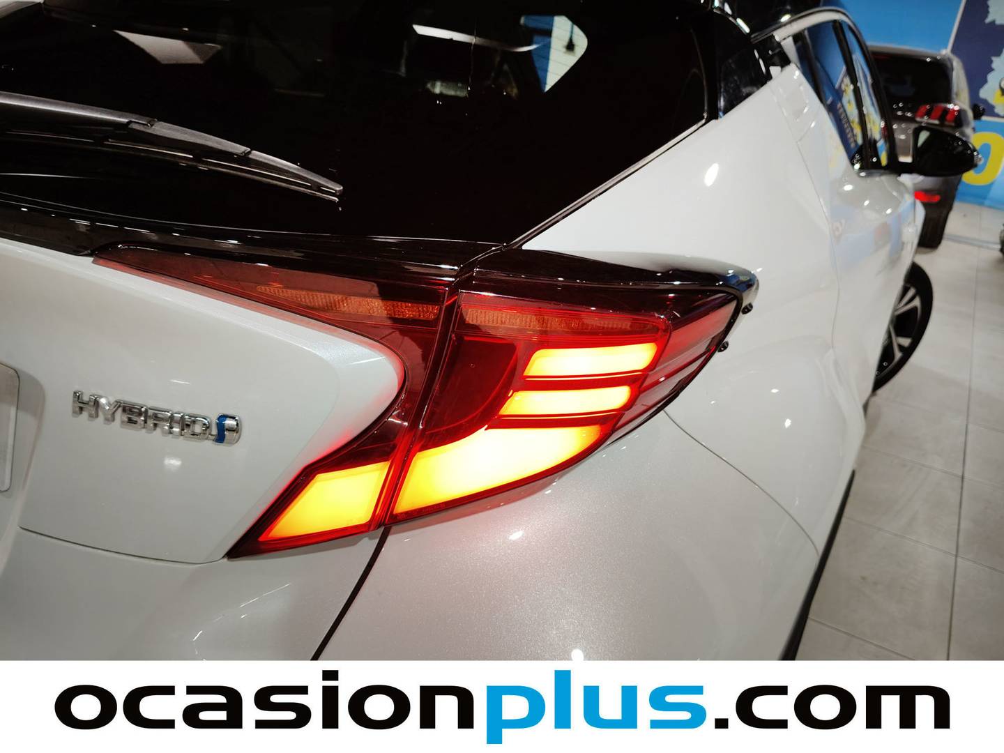 Paquetes del Toyota C-HR Toyota C-HR 180H Advance (184 CV)
