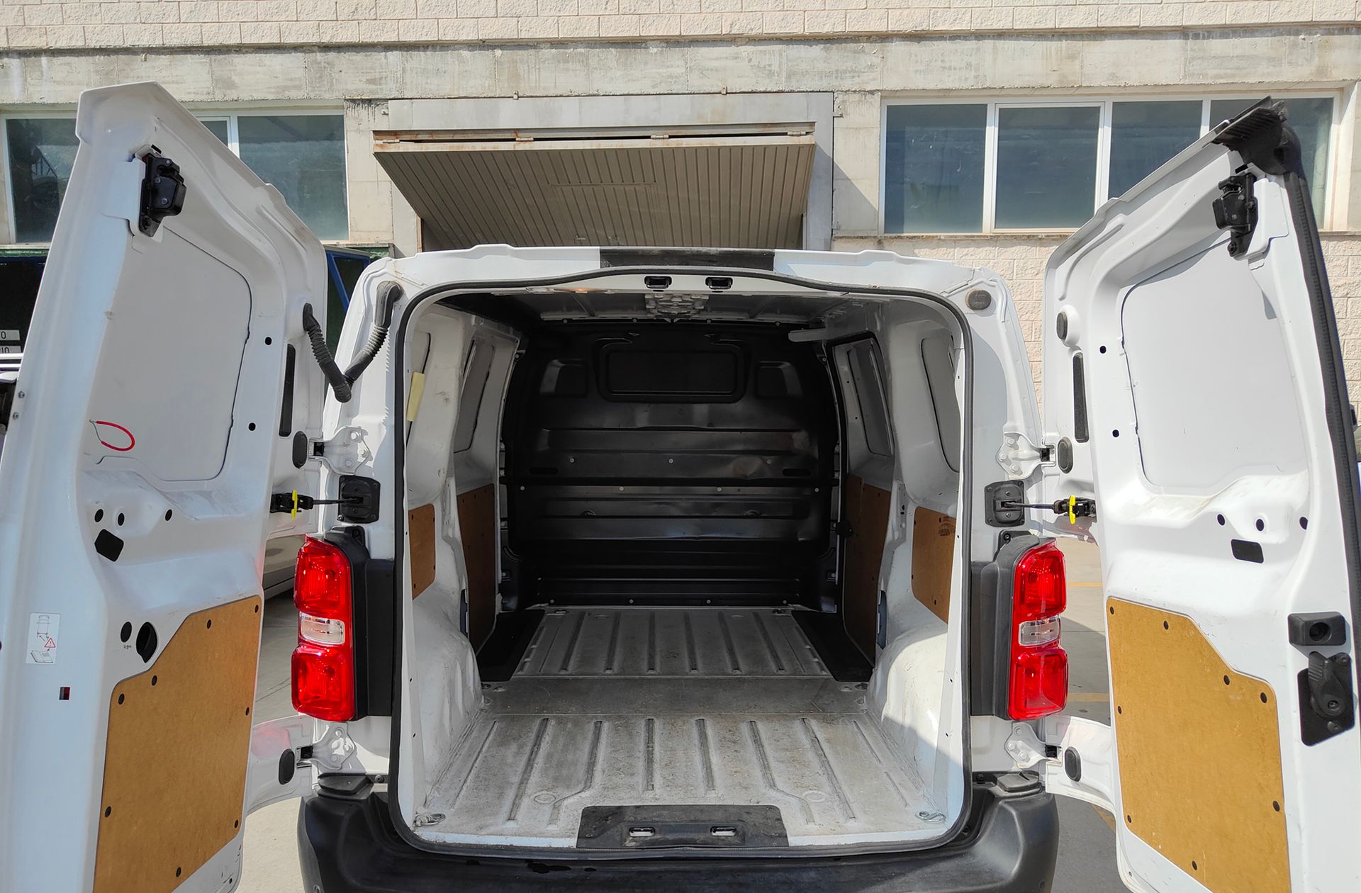 Peugeot Expert Furgon BlueHDi 120 Standard - foto 11