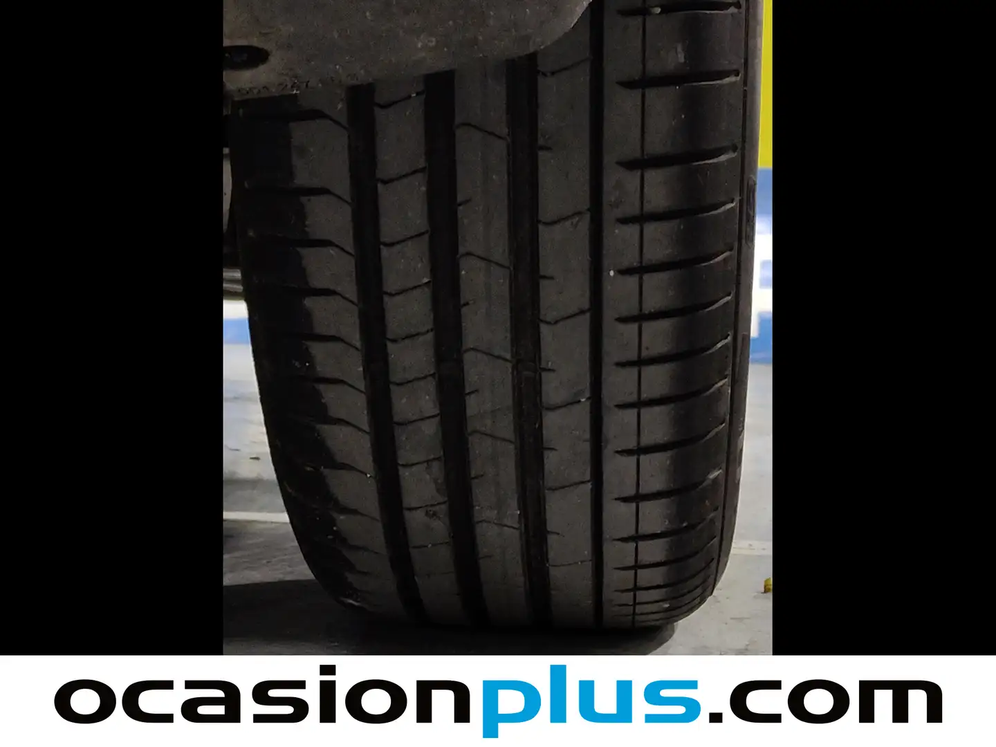 Foto Mercedes GLB Mercedes-Benz GLB 200 d (150 CV) Pack AMG