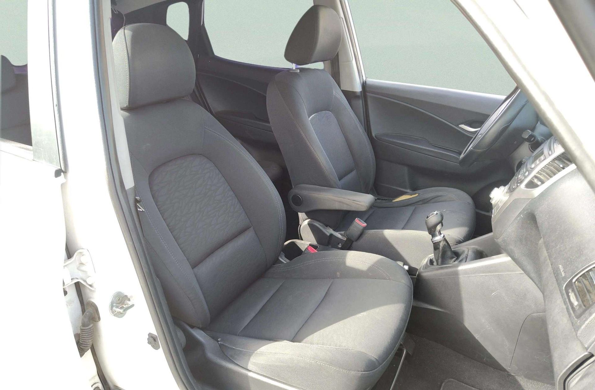 Hyundai ix20 1.4 Cvvt Comfort - foto 13