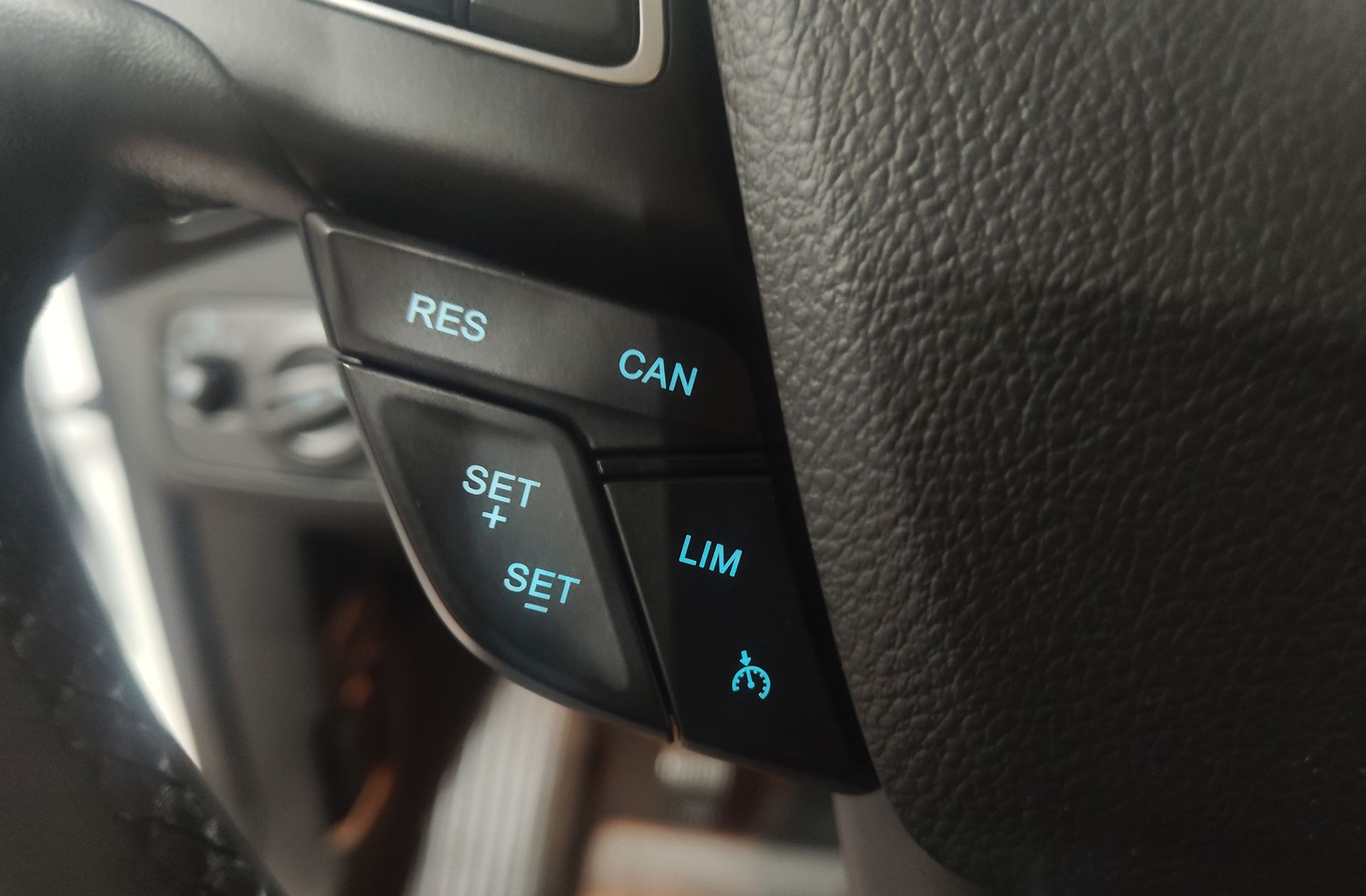Ford Kuga 1.5 EcoBoost Trend+ 4x2 - foto 27