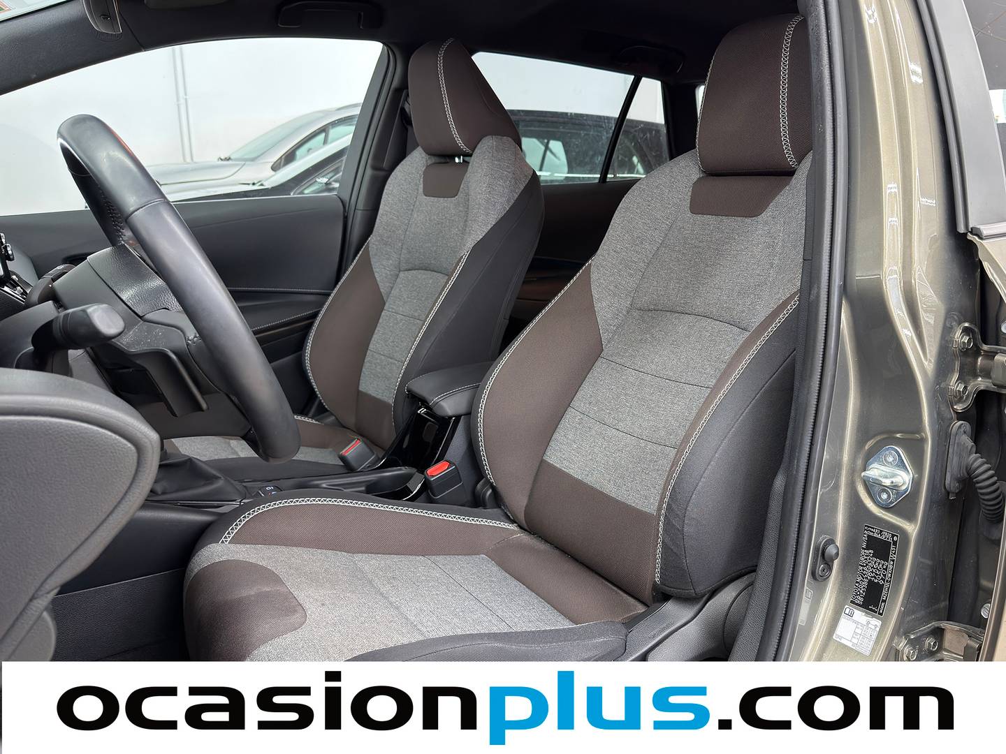 Foto asientos delanteros Toyota Corolla Toyota Corolla Touring Sports 180H Trek E-CVT (180 CV)
