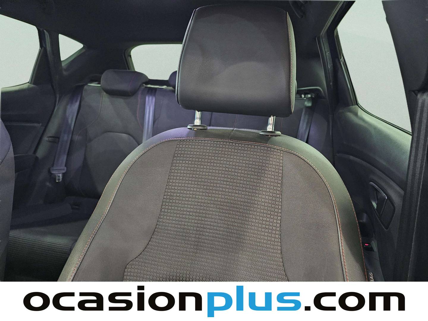 Extras y acabados del Seat León Seat León 1.5 TSI S&S FR Black Edition (150 CV)