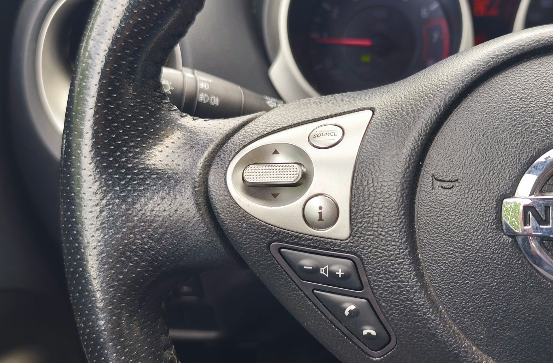 Nissan Juke 1.6 Acenta CVT 4x2 - foto 20