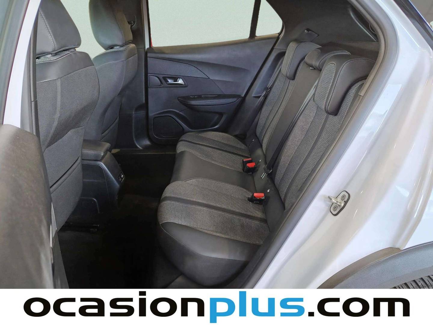 Foto asientos traseros Peugeot 2008 Peugeot 2008 PureTech 100 S&S Allure (100 CV)
