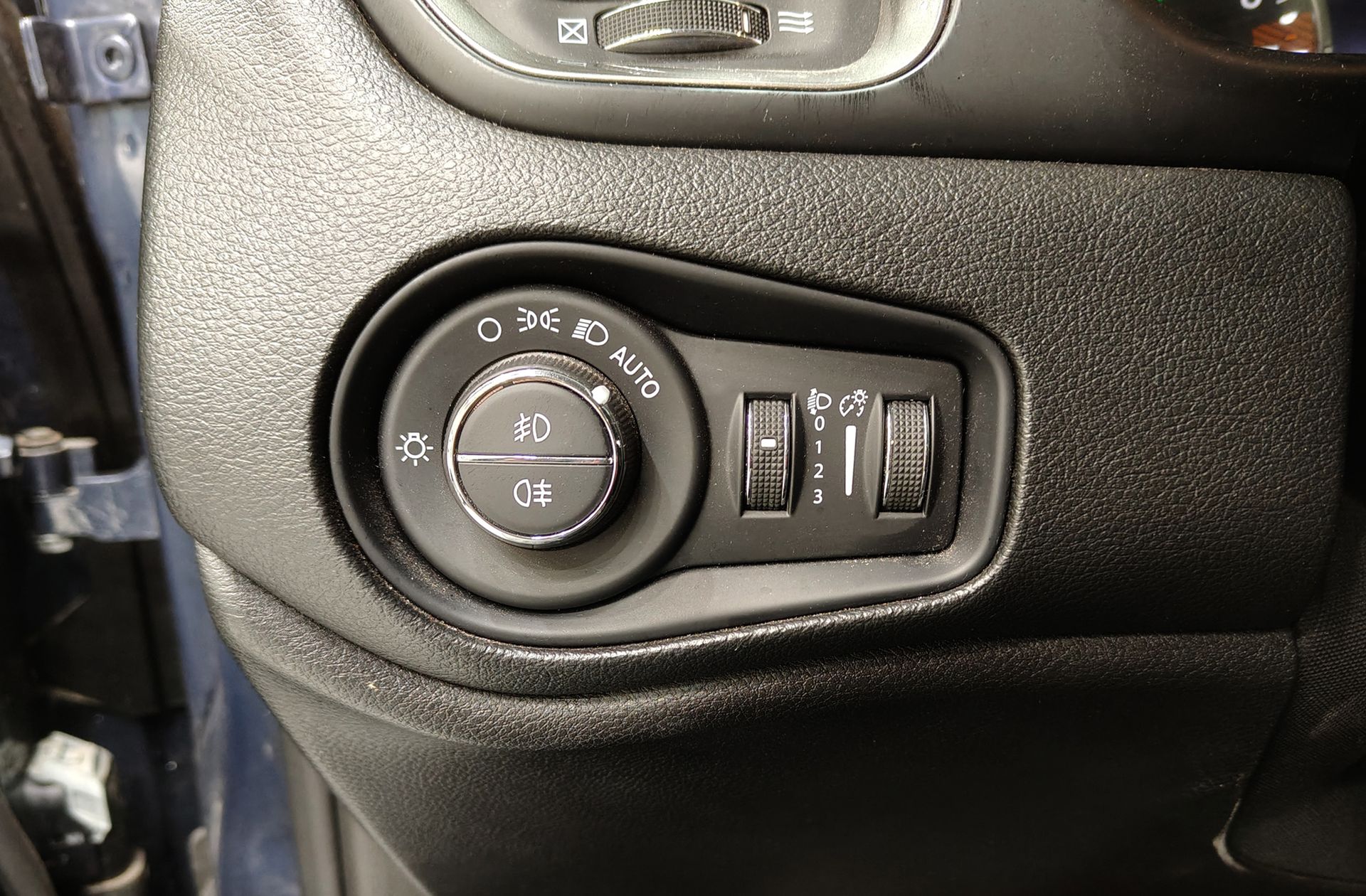 Jeep Renegade eHybrid 1.5 Limited ATX - foto 22