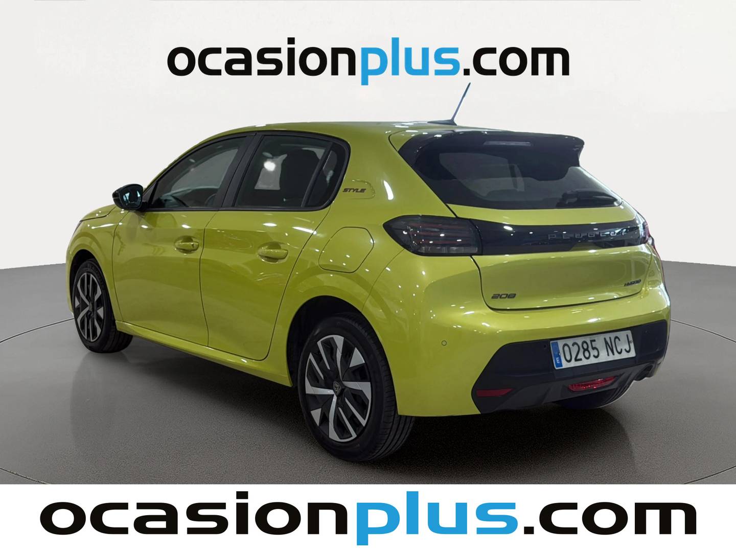 Foto trasera Peugeot 208 Peugeot 208 Style Hybrid 110 eDCS6 (110 CV) izquierda