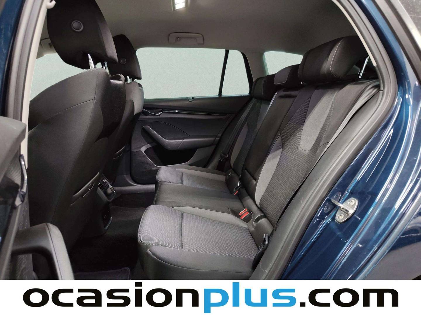 Foto asientos traseros Skoda Octavia Skoda Octavia Combi 2.0 TDI Ambition DSG (150 CV)