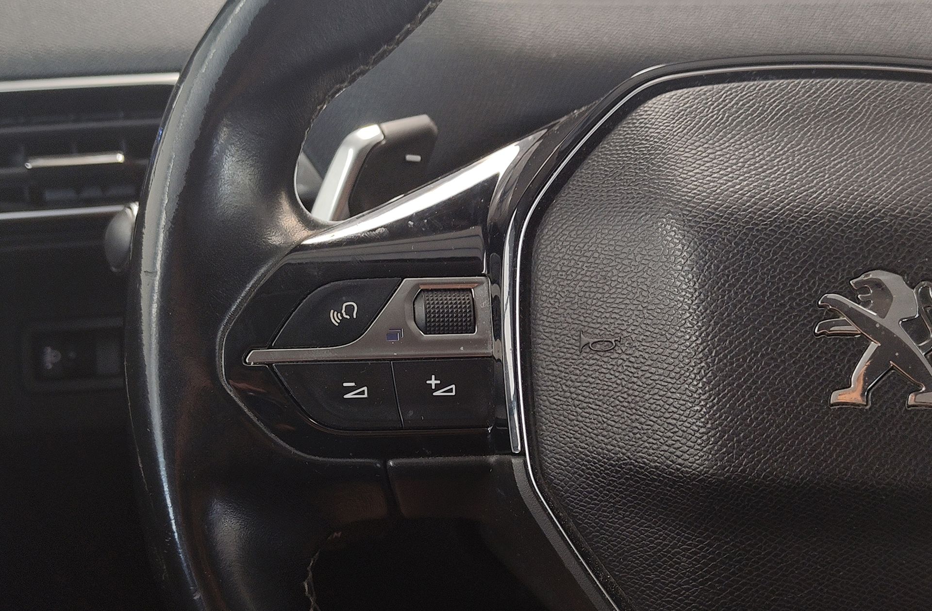 Peugeot 3008 BlueHDi 130 Allure Pack EAT8 - foto 30