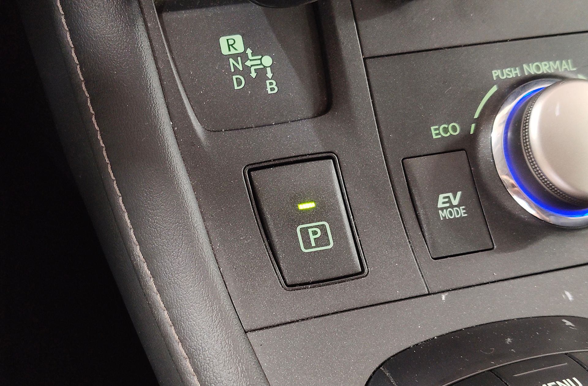 Lexus CT 200h Executive Navibox - foto 29