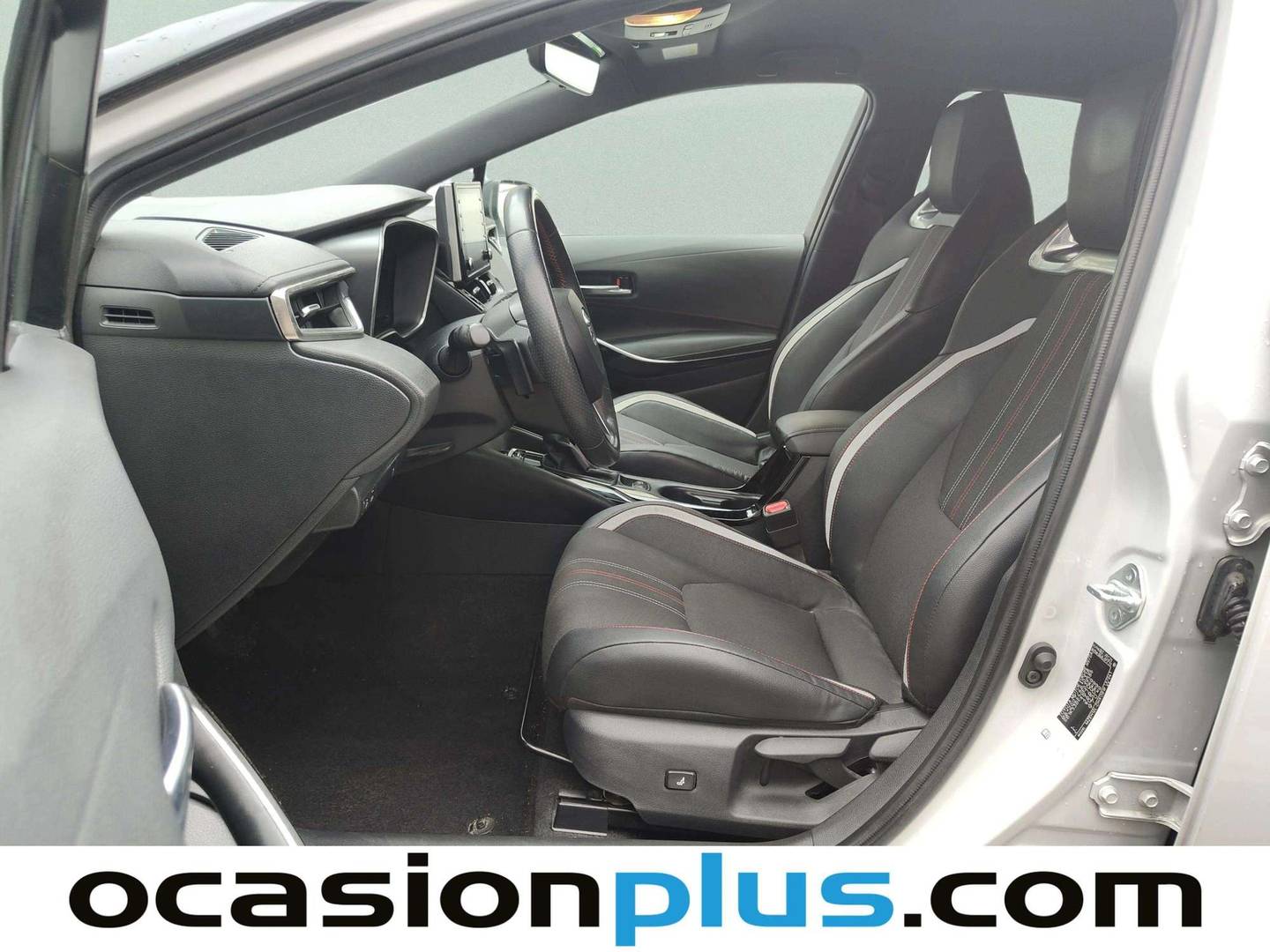 Foto asientos delanteros Toyota Corolla Toyota Corolla 180H GR-SPORT E-CVT (180 CV)