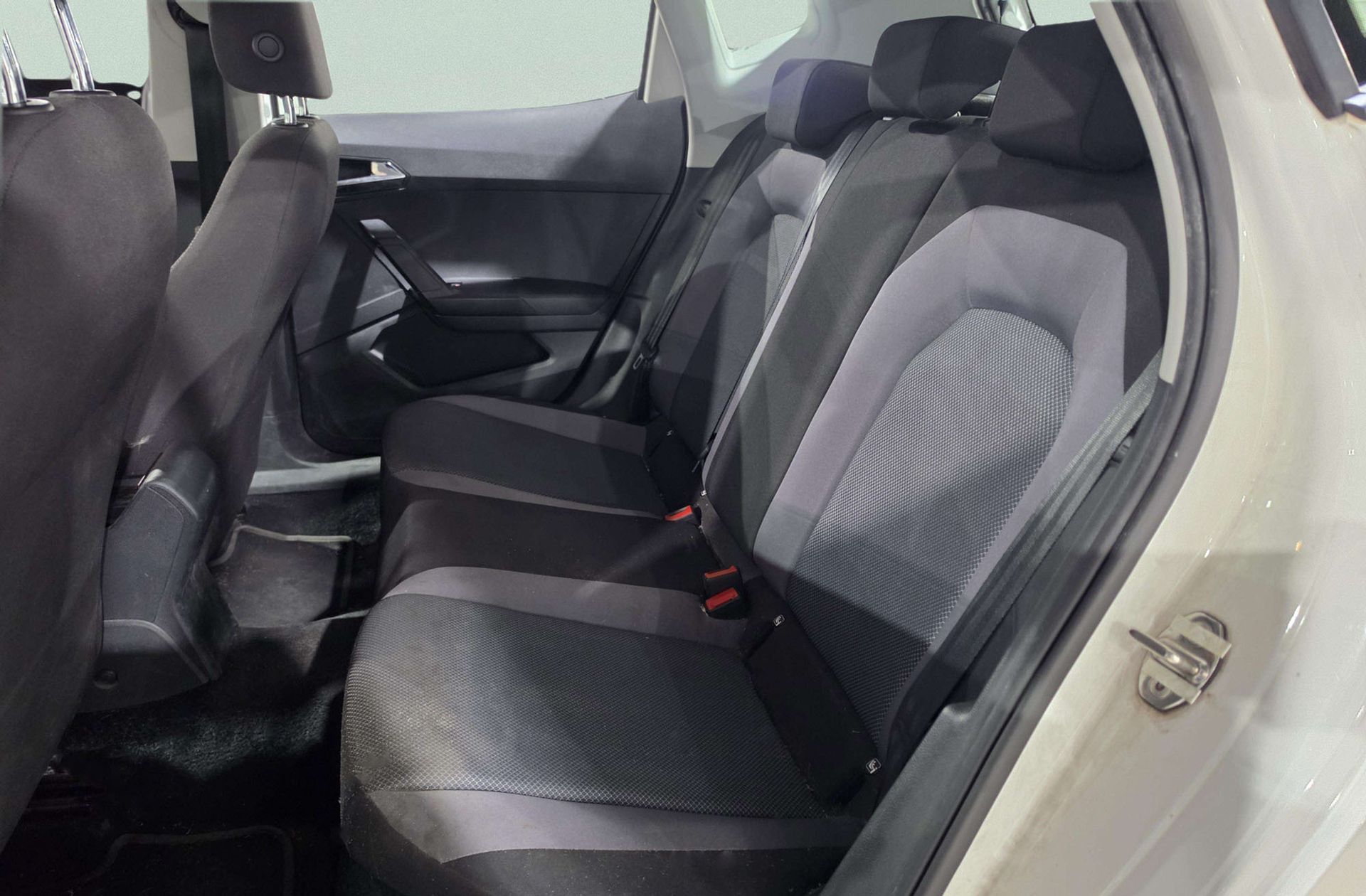 SEAT Arona 1.6 TDI Ecomotive Style - foto 11