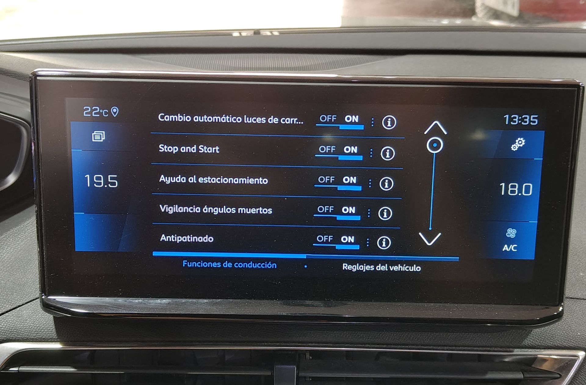 Peugeot 5008 PureTech 130 Allure Pack EAT8 7 plazas - foto 31