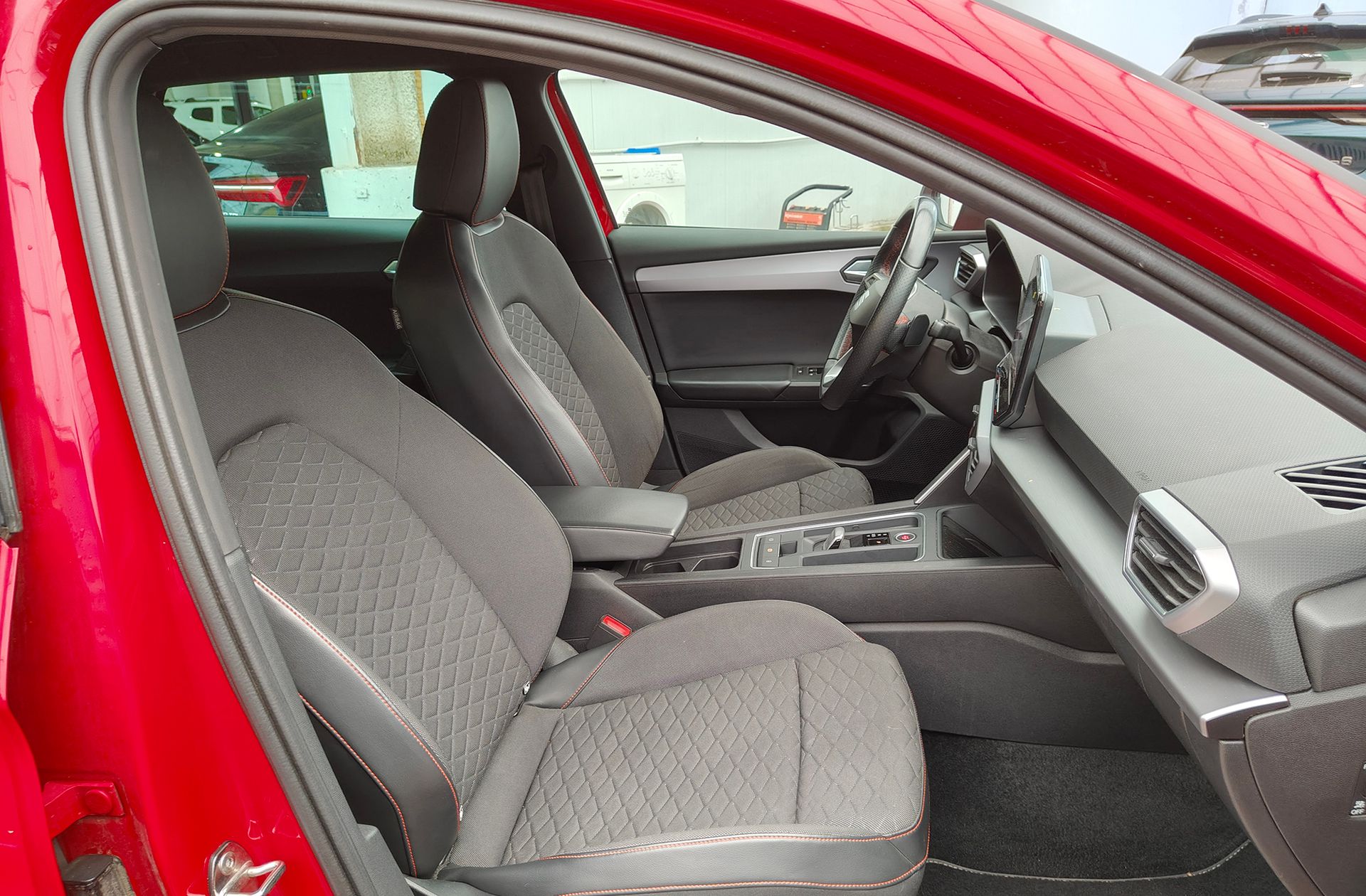 SEAT León ST 2.0 TDI FR Go L DSG - foto 24