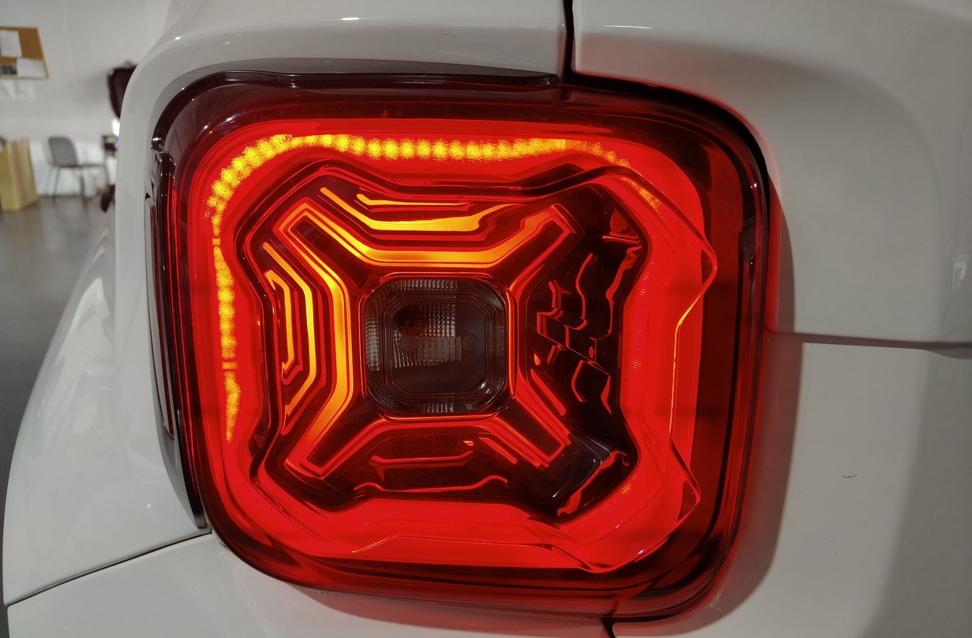 Jeep Renegade eHybrid 1.5 Limited ATX - foto 20