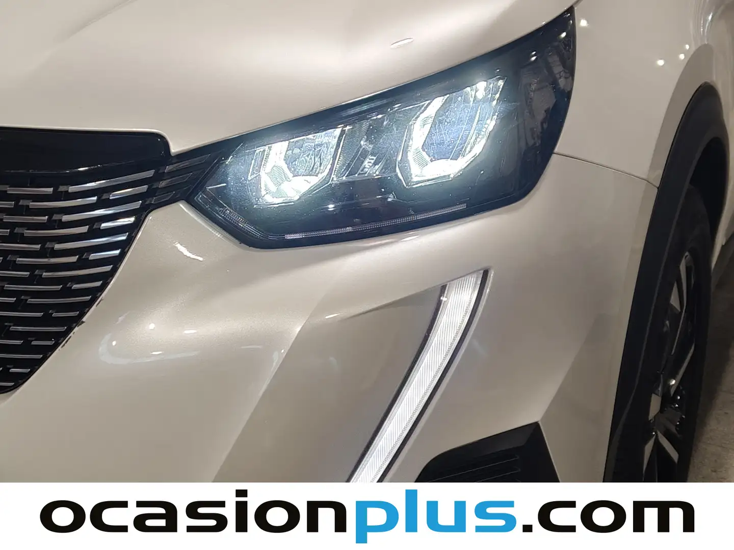 Foto Peugeot 2008 Peugeot 2008 PureTech 130 S&S Allure Pack (130 CV)