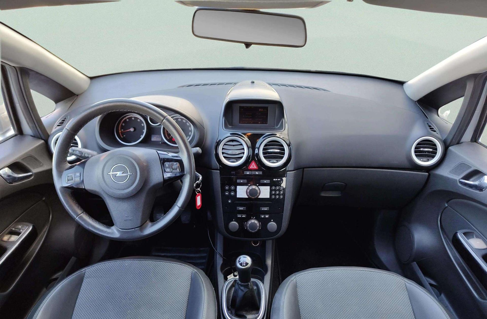 Opel Corsa 1.4 Cosmo - foto 7