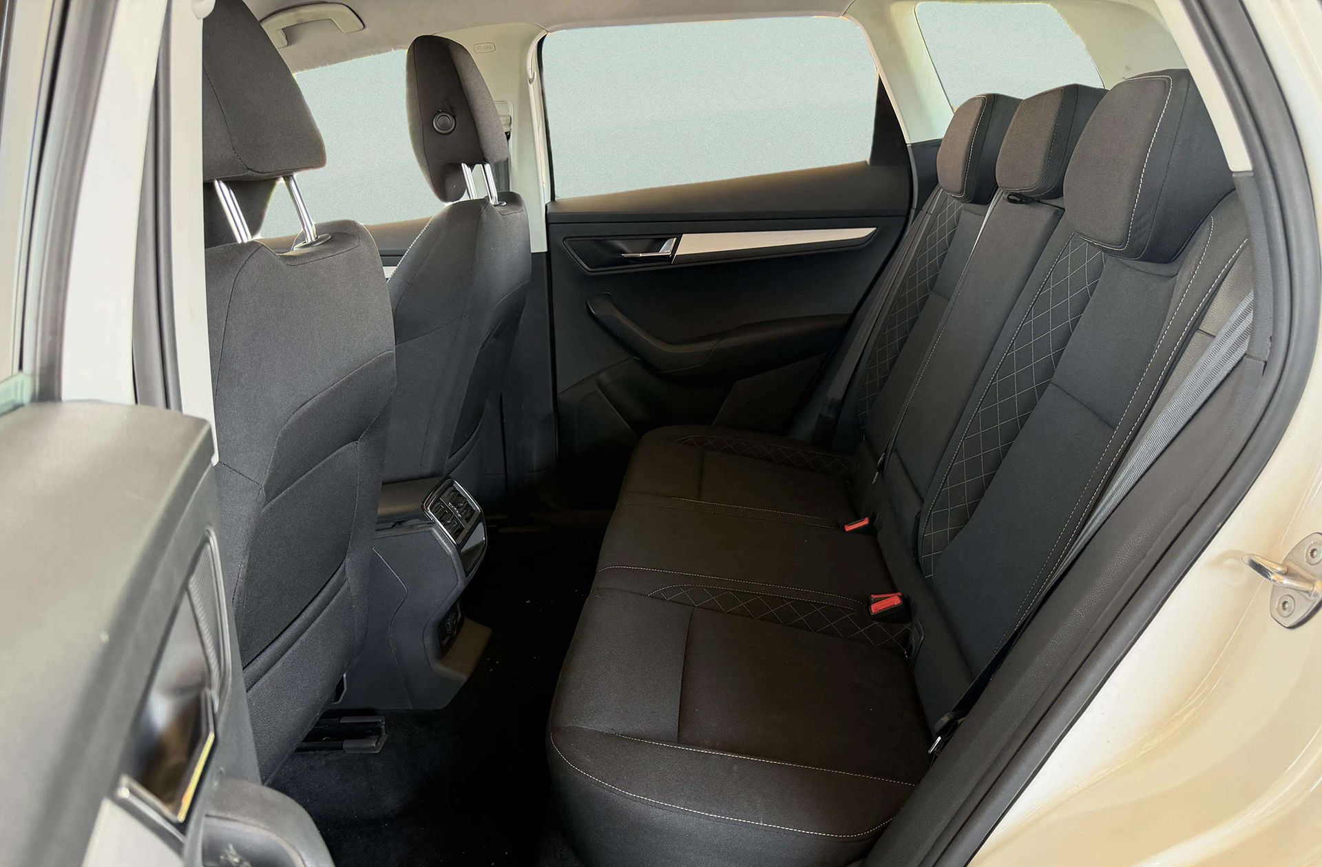 Škoda Karoq 1.5 TSI ACT Ambition - foto 11