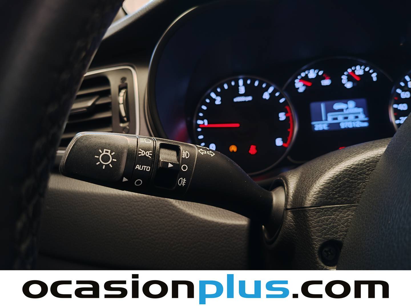 Equipamiento del KIA Carens KIA Carens 1.7 CRDi VGT Concept Eco-Dynamics (115 CV) 7 Plazas