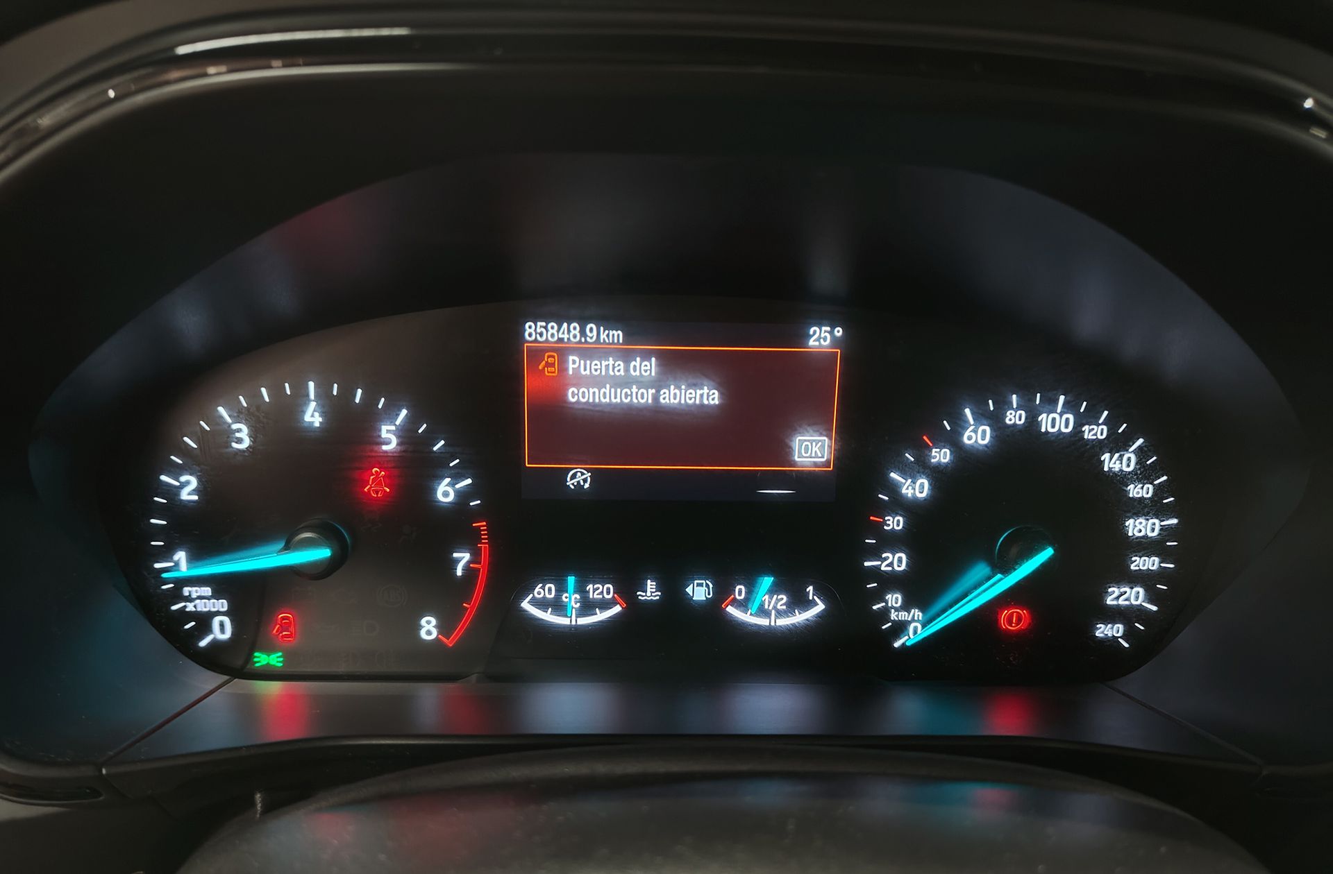 Ford Focus 1.0 EcoBoost ST-Line - foto 26