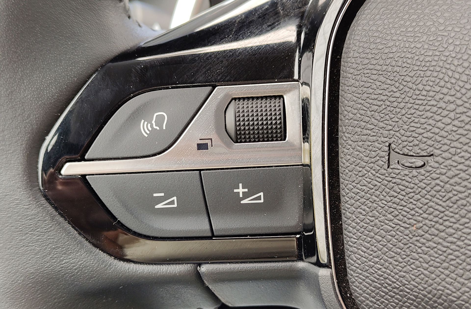 Peugeot 208 Style Hybrid 110 eDCS6 - foto 25