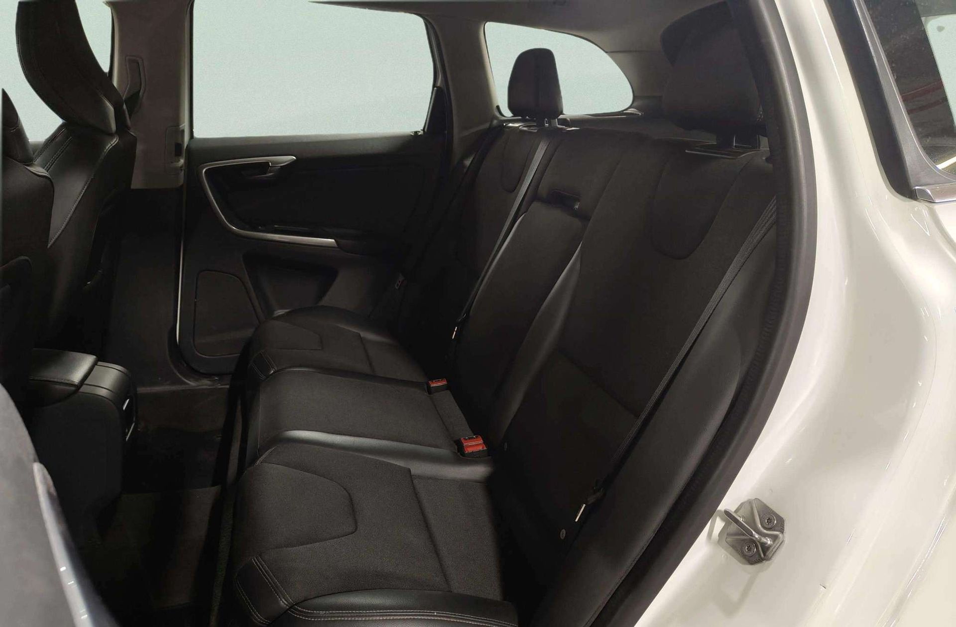 Volvo XC60 D4 Momentum - foto 10