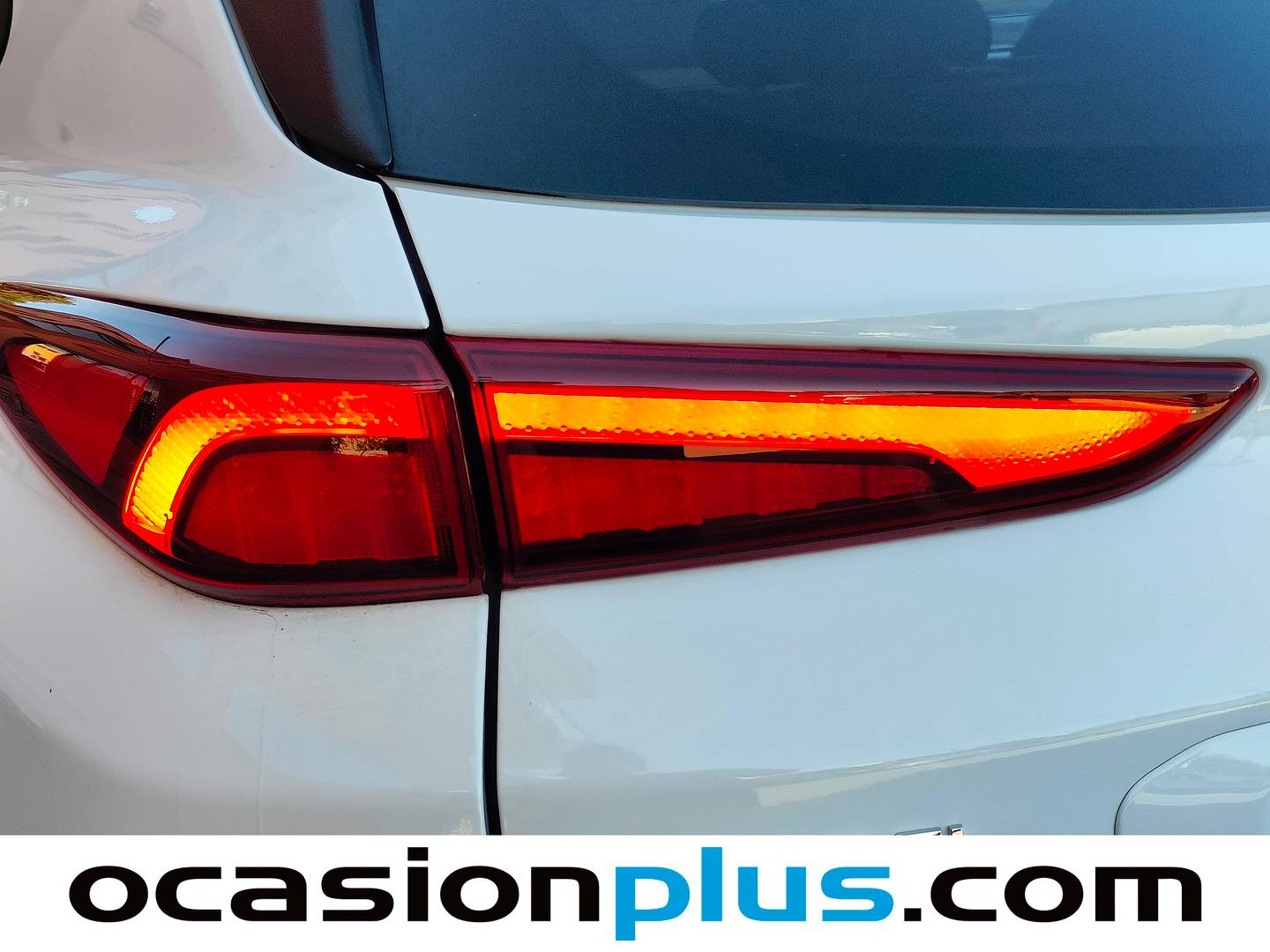 Hyundai Kona Hyundai Kona 1.6 GDI HEV Style Sky DCT (141 CV) automático