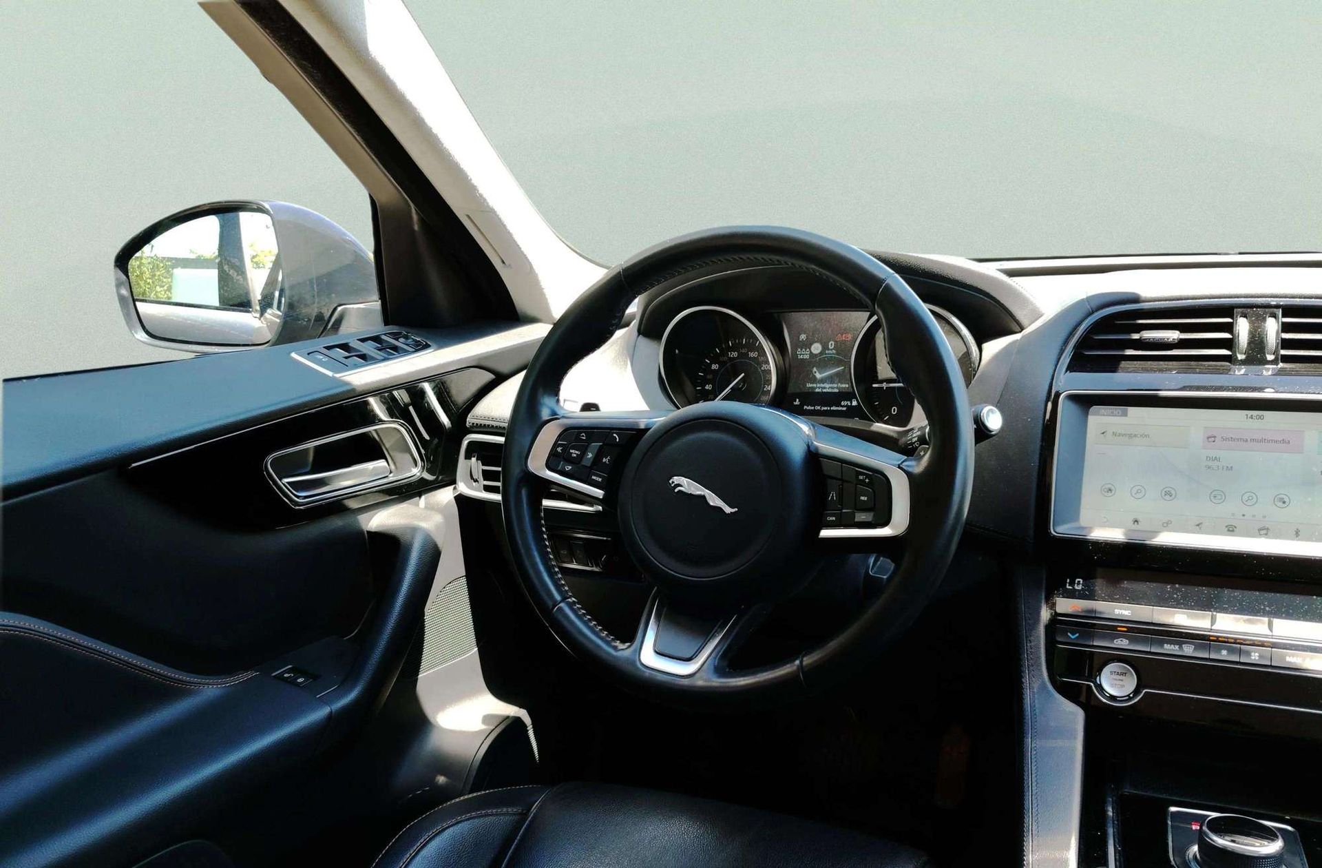 Jaguar F-Pace 2.0L i4D Prestige AWD - foto 24