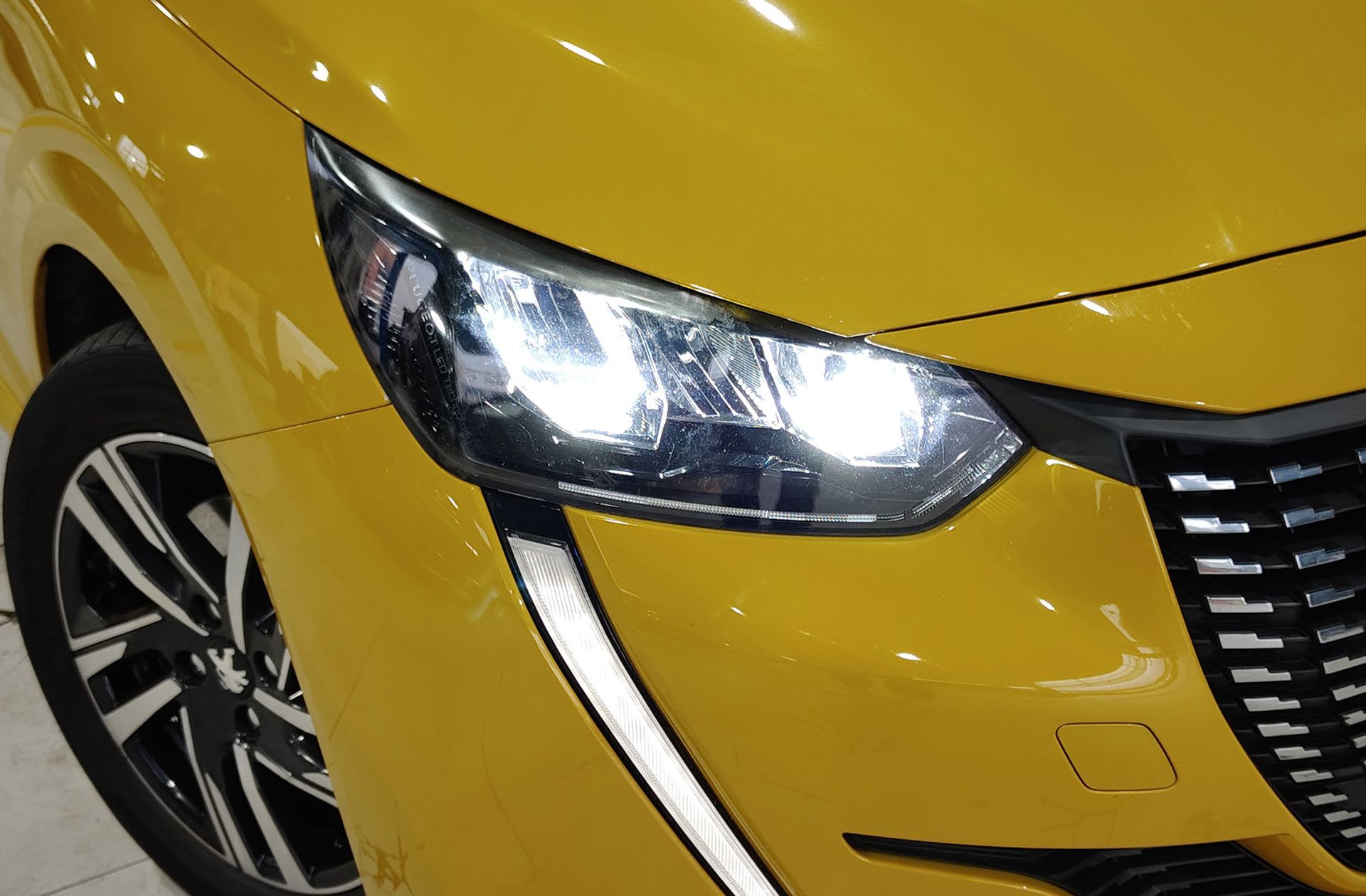 Peugeot 208 PureTech 130 Allure EAT8 - foto 16