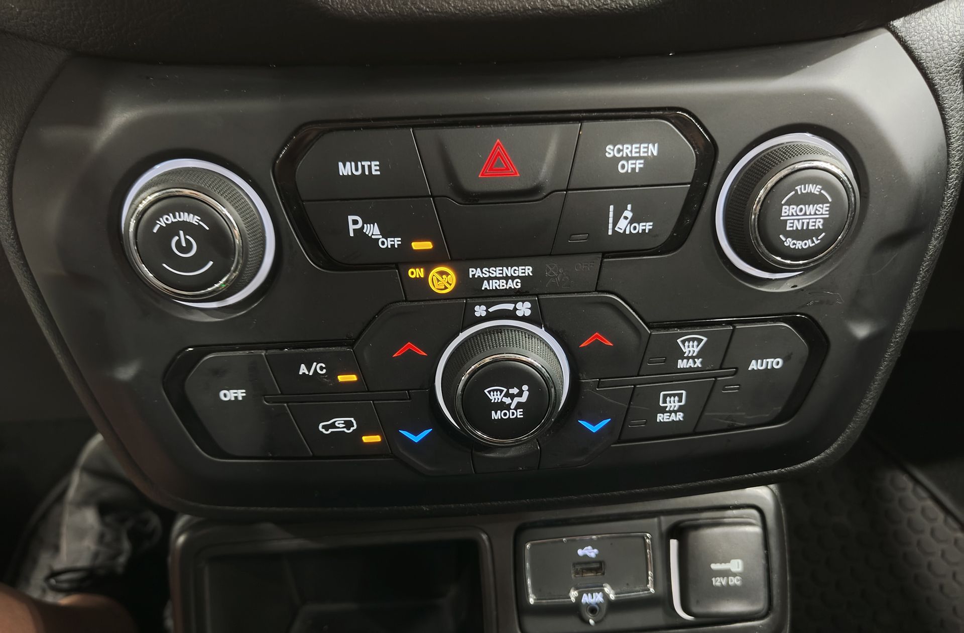 Jeep Renegade eHybrid Night Eagle ATX - foto 25