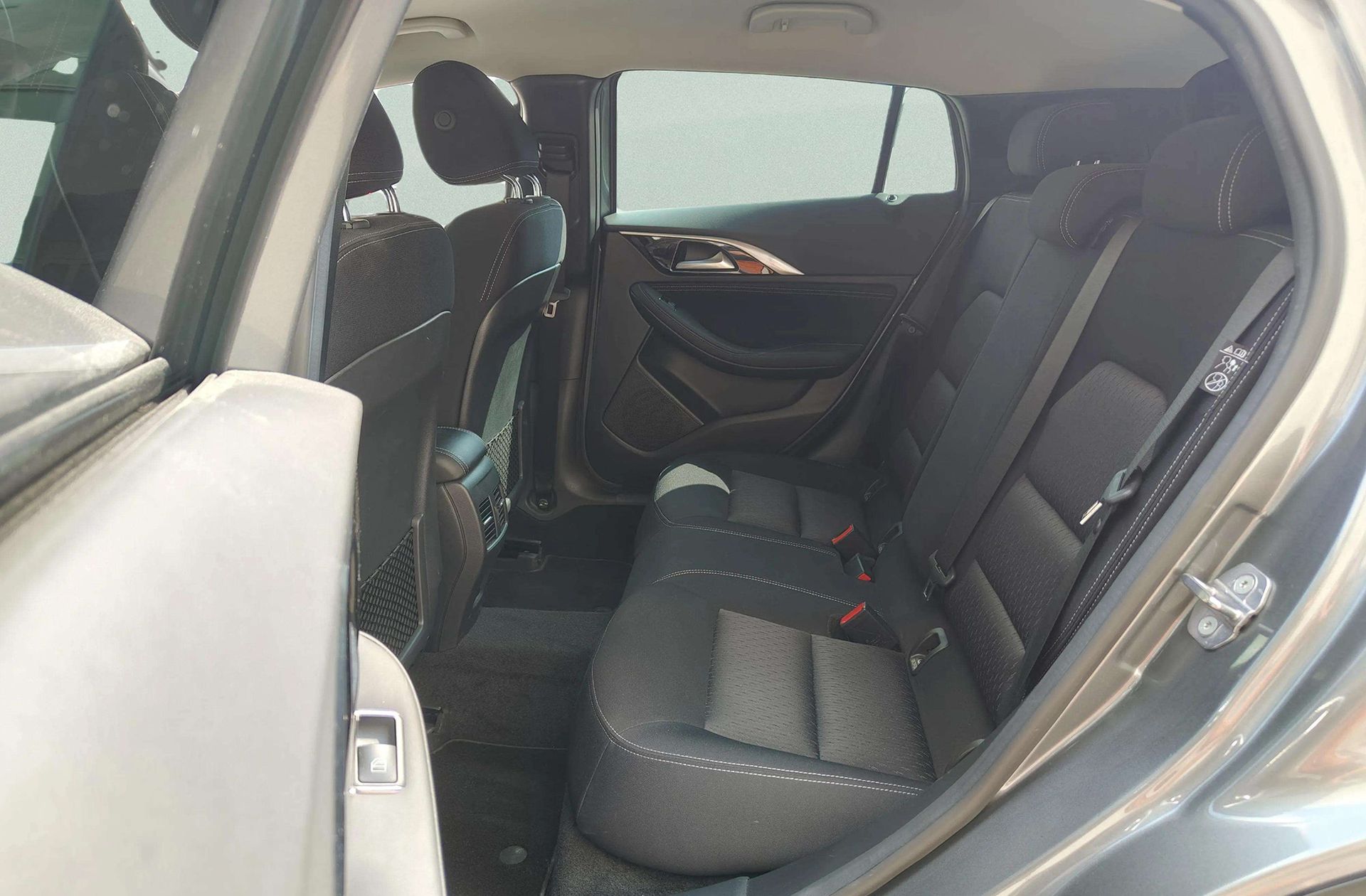 Infiniti Q30 1.6T Premium - foto 13