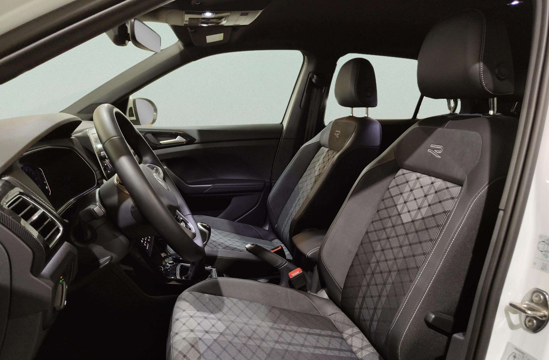 Volkswagen T-Cross R-Line 1.0 TSI - foto 11