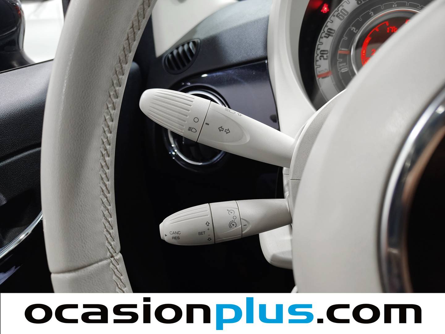 Equipamiento del Fiat 500 Fiat 500 1.2 8v Lounge (69 CV)